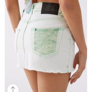 Urban Outfitters Mini Skirt - Lime White Size Small